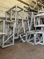 trussing large quantity various sizes stage roof structure