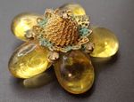 CORO Mid Century Clear Lucite Daisy Flower Brooch Pin Vintage