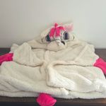 Cuddly Buddie Blanket For Children.  Unicorn Style. Hand Pockets