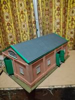 o gauge goods shed READY MADE AND PAINTED, THIS IS NOT A KIT