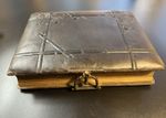 Lovely c19 Heavy Victorian Leather Embossed Photo Album Gilt Edge Floral Prints