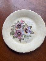 Vintage Hand‑Painted Floral Pansy Plate – 1984 Decorative Ceramic Studio Pottery