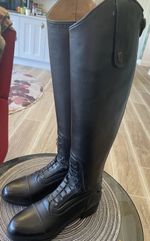 High Leg Quality Riding Boot Size 5 Only Worn Twice. Excellent Condition