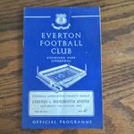 Rare Everton v Manchester United Charity Shield Official Programme 17 Aug 1963