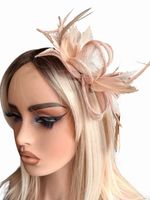 Nude Beige Siminay Wedding Or Races Fascinator On A Clip Fastening Brand New