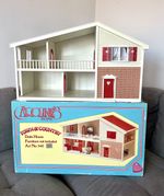 Vintage 1970s Lundby "Caroline's Home" Town & Country dollhouse With Box
