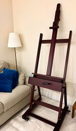 MEEDEN Deluxe Crank Adjusting Professional Artist Easel – Mahogany