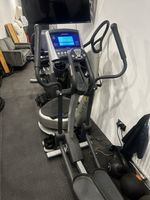 Life Fitness Cross Trainer