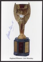 1966 WORLD CUP JULES RIMET COLOUR POSTCARD SIGNED BY GOALKEEPER GORDON BANKS
