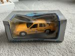 1999 Ford Crown Victoria 1:24 Model