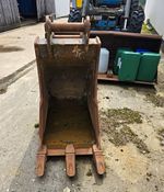 Two Foot Titan  Excavator Tooth Bucket 65mm Pins Fits 13 Ton Excavator.
