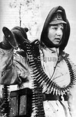 WW2 Picture Photo German Soldier Fully Armed and Winter Cammo 3102