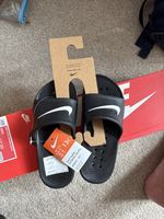 Nike Pool Sliders - Black - UK Size 12.5 / EUR 31 Brand New