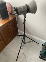 ELINCHROM 500 Professional Studio Flash System with Tripod Stand