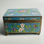 ANTIQUE CHINESE CLOISONNE ENAMEL BOX QING DYNASTY 11.7 CM X 8.5CM , 7CM TALL