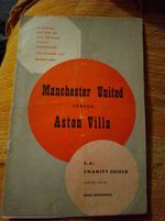 1957 FA Charity Shield Manchester United v Aston Villa (56)