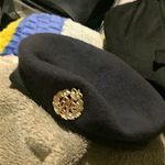 Dark Blue Military Beret Hat with Metal Cap Badge Insignia, 1945-Present