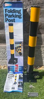 Streetwise (60cm) Folding Parking Post with Fixing Bolts & 3 x Keys