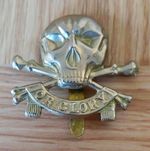 Original WW2 Era 17th/21st Lancers White Metal Cap Badge - Death Or Glory Motto