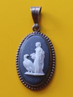 Vintage Silver Wedgwood Jasperware Pendant.   EB4-8