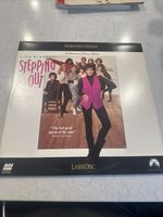 Stepping Out Laserdisc Movie - Liza Minnelli - disc is in excellent condition! 