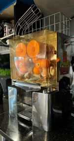 Industrial orange juicer machine