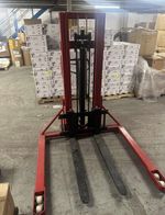 manual Straddle  pallet stacker