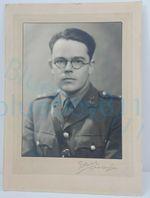 WW2 Soldier portrait photo focused on face, out on uniform photo 7.8*5.8"