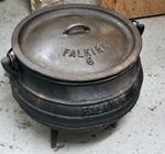 Large Original Falkirk No 6 Cast Iron Potjie with Lid and Handle