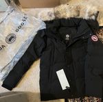 Canada Goose Wyndham Size XL Black Parka With Red Embroidered Badge Brand New