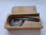 Vintage Brown & Sharpe 0-1" micrometer no.8 in wooden case