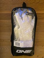 ONE Hyla SL Cut Goalkeeper Gloves Size 8.5 White