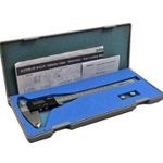 Digital Mitutoyo 500-322 caliper measuring tool, 0.01-200mm/.0005-8", with case.