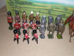 20 VINTAGE  BRITAINS LEAD SOLDIERS some early oval based
