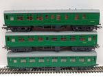 Triang, R221 x2 and R220 , Main line coaches. with seats. oo 00 gauge (X05)