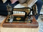 Antique Singer 28K Sewing Machine Hand Crank + Wooden Case c1900