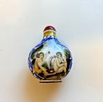 ANTIQUE CHINESE ENAMELED PICTORIAL SNUFF BOTTLE