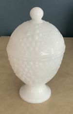 Vintage Avon White Milk Glass Lidded Pedestal Trinket Pot Grape Pattern 15cm