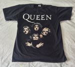 Queen Tour T Shirt 2017 Black Short Sleeve T Shirt Size Medium. 