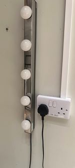 Hollywood Style Vanity Light with 5 Bulbs