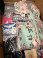 JOB LOT WHOLESALE CLOTHING NEW OVER 400 UNITS NEW