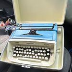 Imperial Safari Portable Typewriter Blue/White with Carry Case