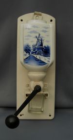  Wall mounted vintage coffee grinder Dutch delft blue white bean hopper 