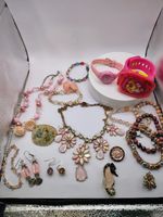 S547 Vtg Pink Jewelry Lot Avon Ribbon Bracelet Seahorse Brooch Necklace Cross