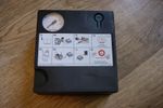 VW VOLKSWAGEN / AUDI  / TYRE PUMP AIR COMPRESSOR INFLATOR 12V GOOD ALL CARS (B)