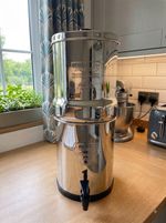 BIG BERKEY Water Filter Stainless Steel with only 2 Black BB9 filter -Genuine
