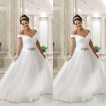 Off Shoulder Wedding Dresses Beading White Ivory Tulle Sweep Train Bridal Gowns
