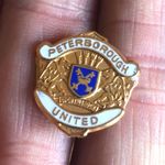 RARE OLD PETERBOROUGH UNITED F.C.  SHAPED CREST ENAMEL PIN BADGE