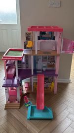 Barbie  Dreamhouse 
