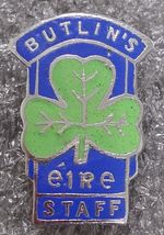 BUTLINS HOLIDAYS ORIGINAL ENAMEL PIN BADGE- RARE EIRE MOSNEY IRELAND STAFF BADGE